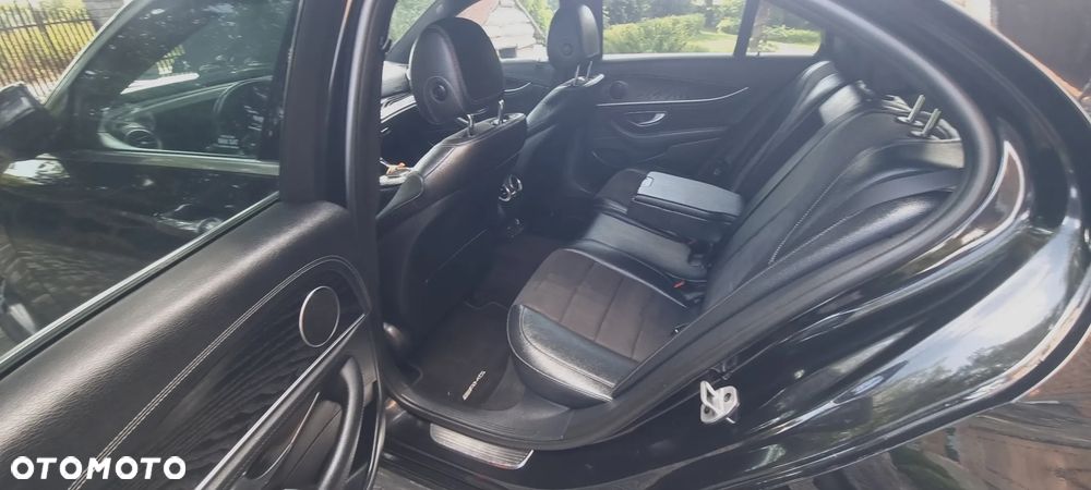 Mercedes-Benz Klasa E 220 d 9G-TRONIC AMG Line - 39