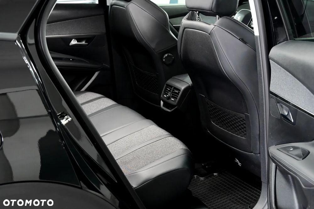 Peugeot 3008 BlueHDi 180 Stop & Start EAT8 Allure - 11