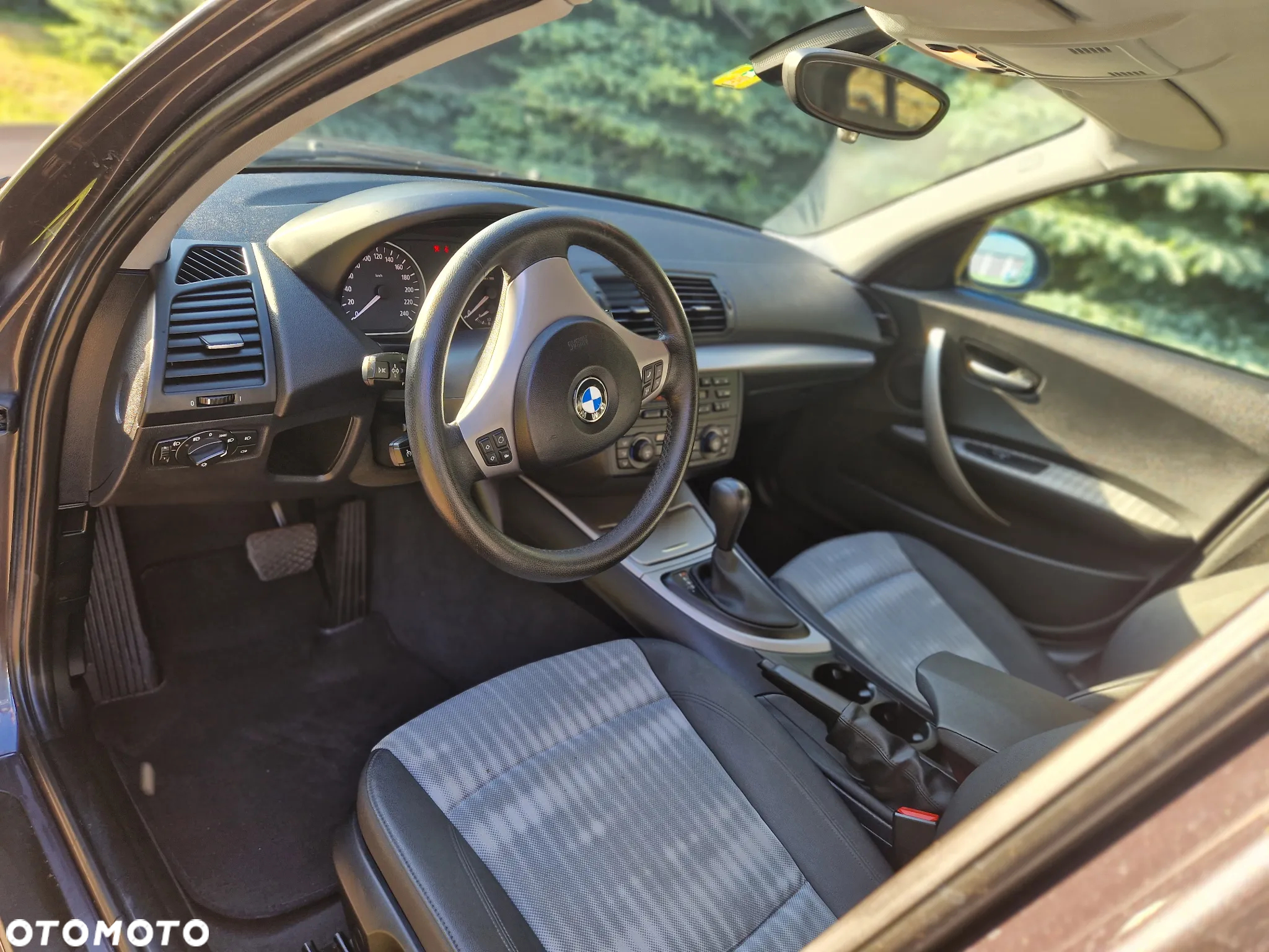 BMW Seria 1 120i - 14