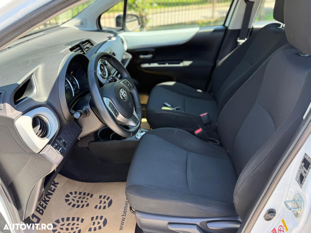 Toyota Yaris 1.5 VVT-i HSD Sol - 18