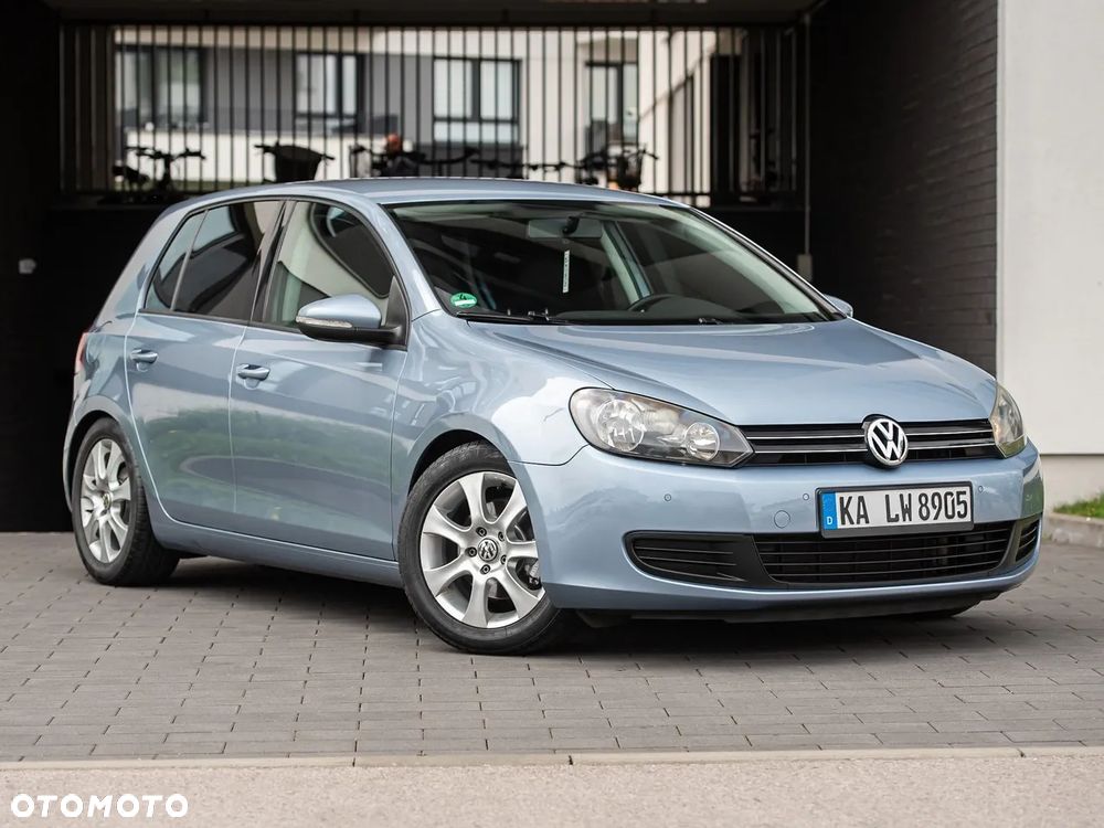Volkswagen Golf - 1
