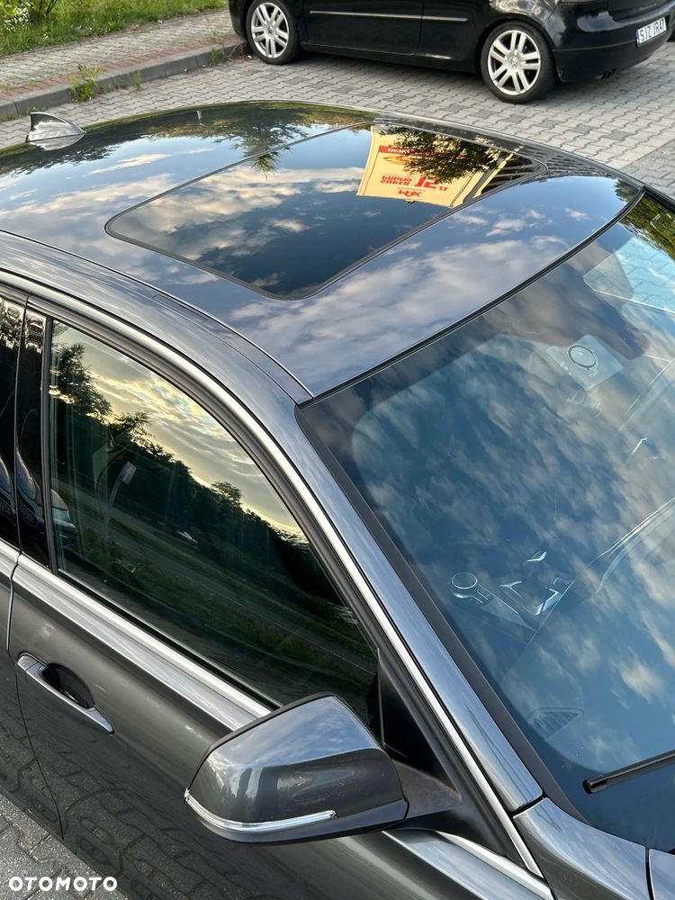 BMW Seria 3 330i xDrive Sport Line - 7