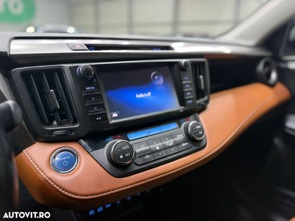 Toyota RAV4 2.5 VVT-i 4x4 Luxury - 23