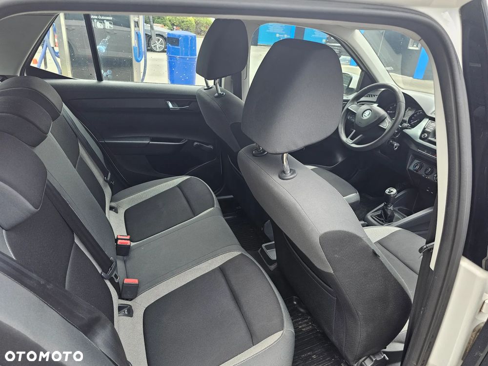 Skoda Fabia 1.0 Ambition - 12