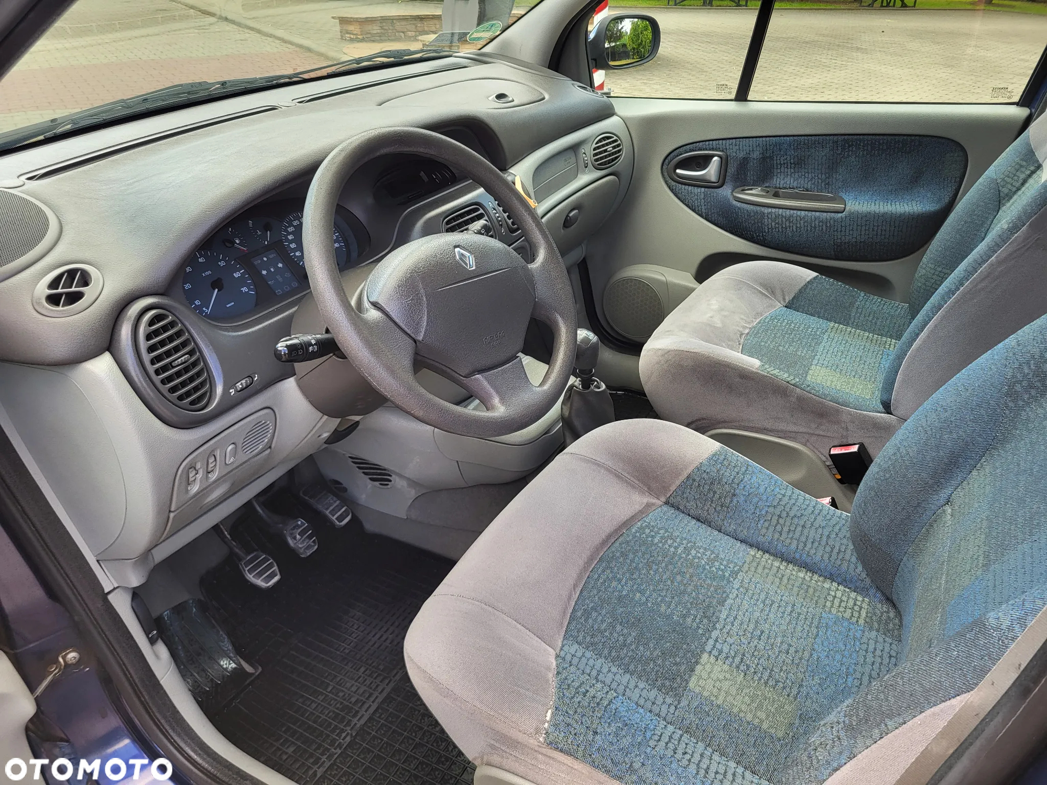 Renault Scenic 1.6 16V Dynamique - 12