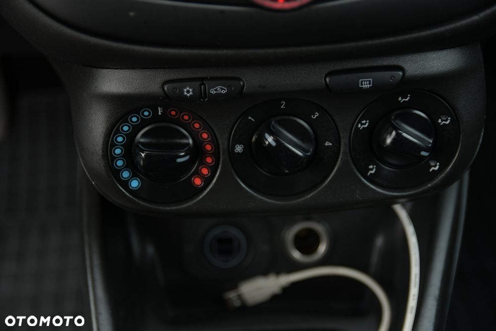 Opel Corsa 1.4 T Enjoy S&S - 28