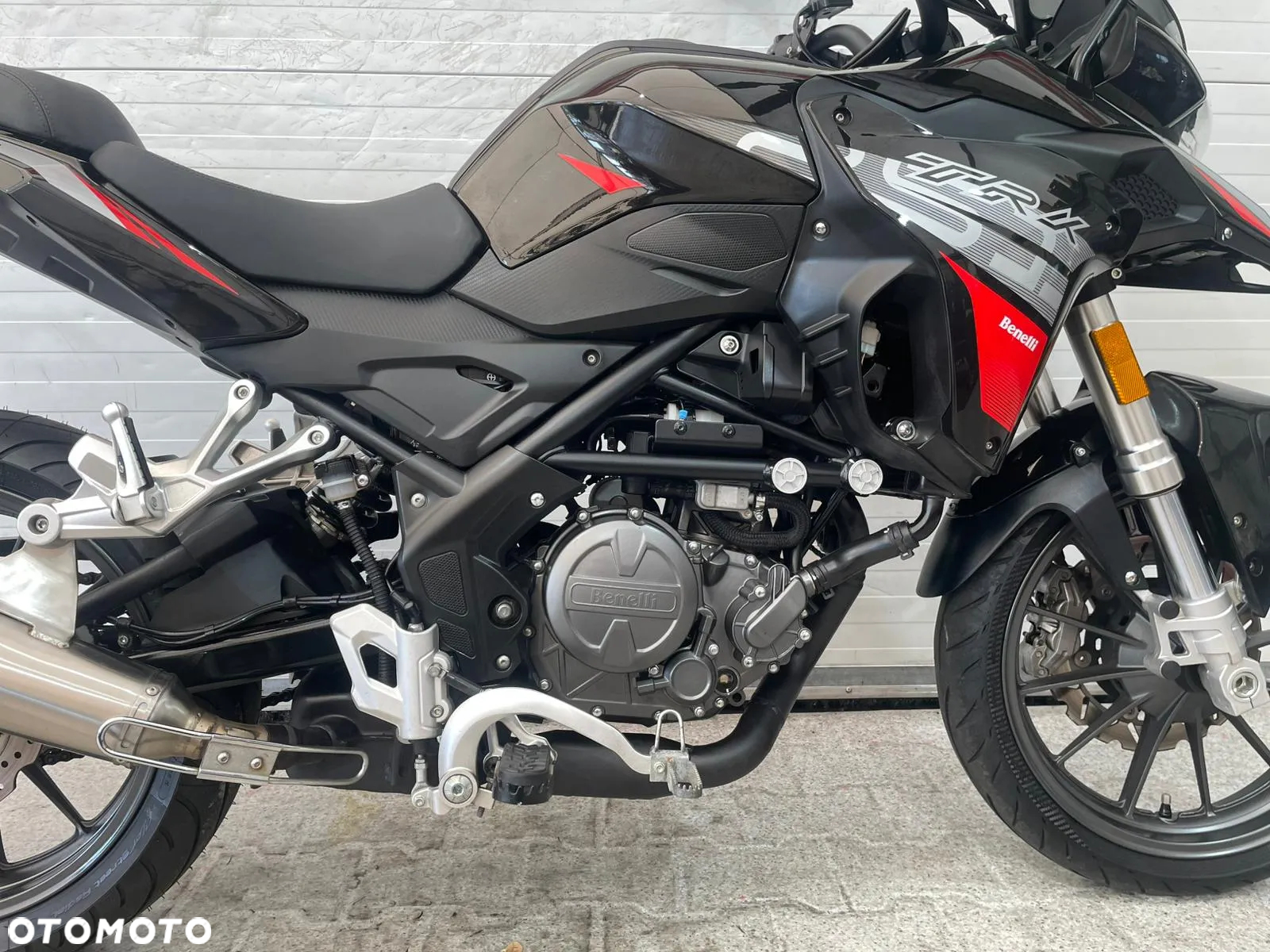 Benelli TRK 251 - 19
