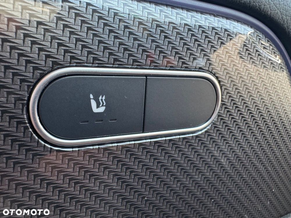 Mercedes-Benz GLB - 21