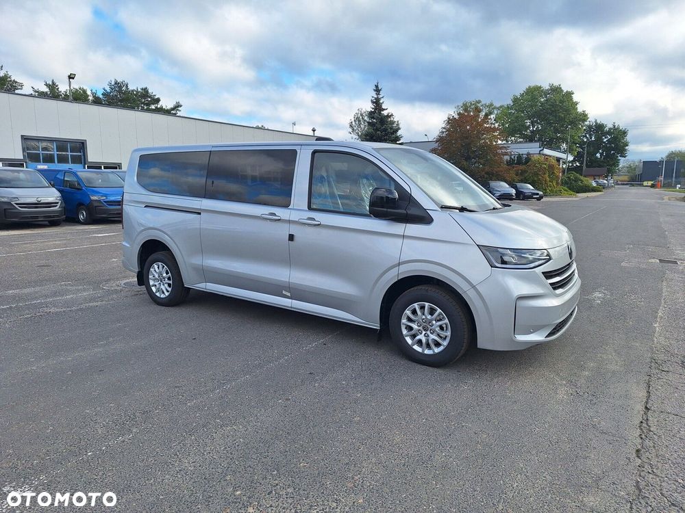 Volkswagen Caravelle - 9