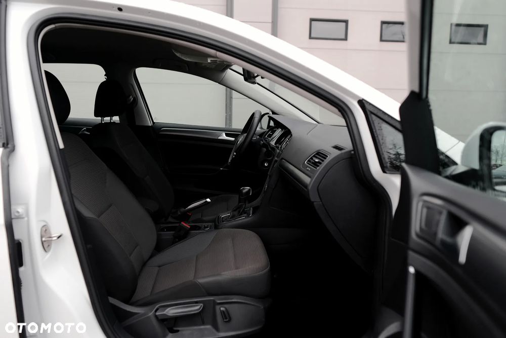 Volkswagen Golf - 17