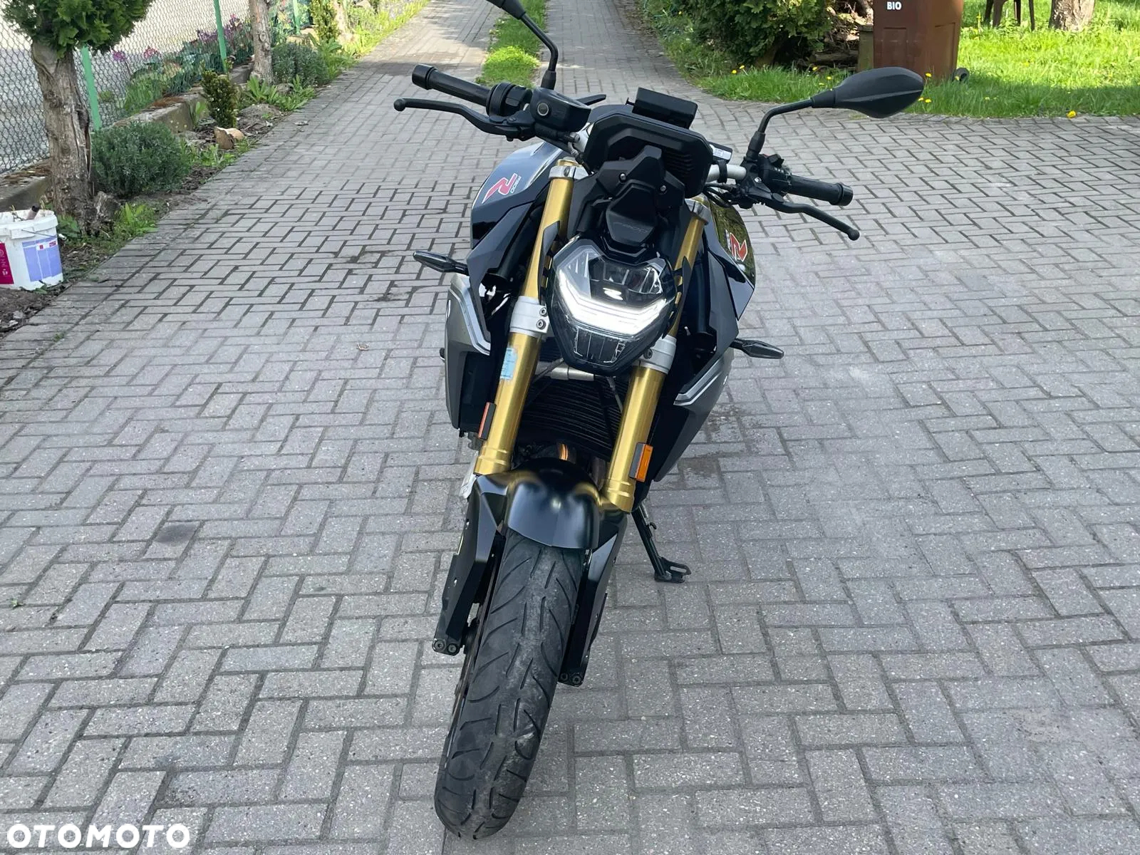 BMW F - 6