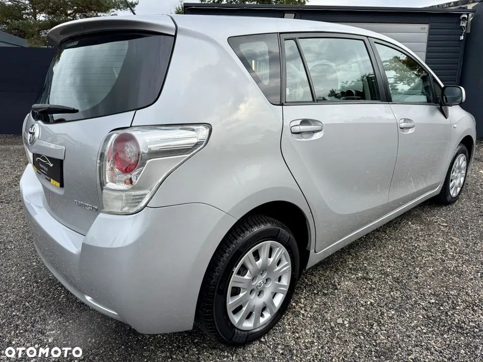Toyota Verso 1.8 Premium 7os - 6