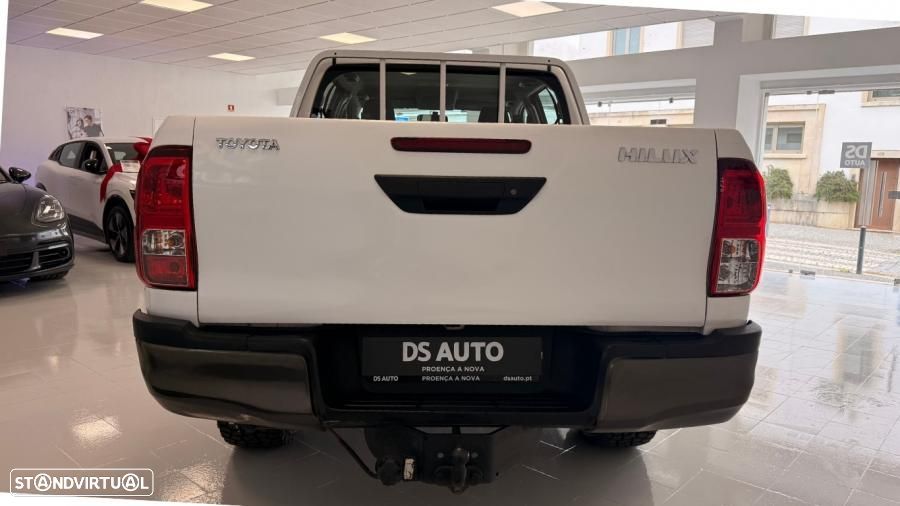 Toyota Hilux 2.4 D-4D 4WD CD Tracker - 5
