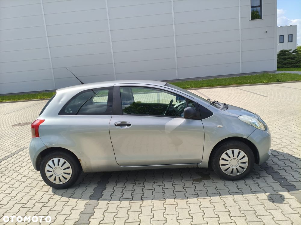 Toyota Yaris 1.0 Luna A/C - 3