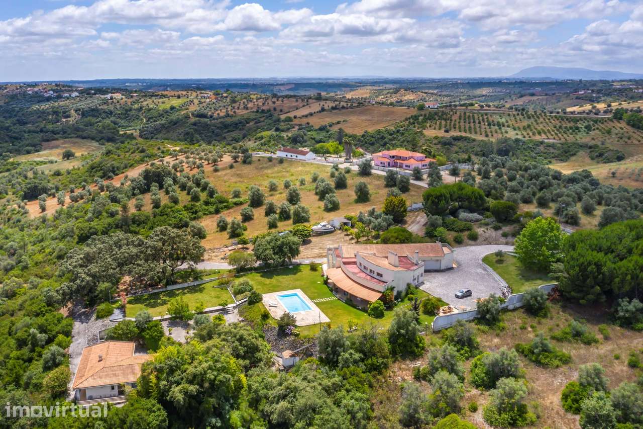 Fabulosa moradia  contemporânea com casa de convidados em Santarém - Grande imagem: 3/60