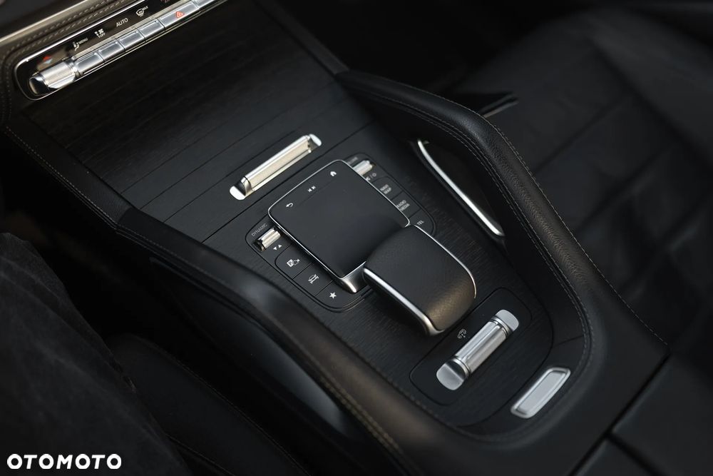 Mercedes-Benz GLS - 23