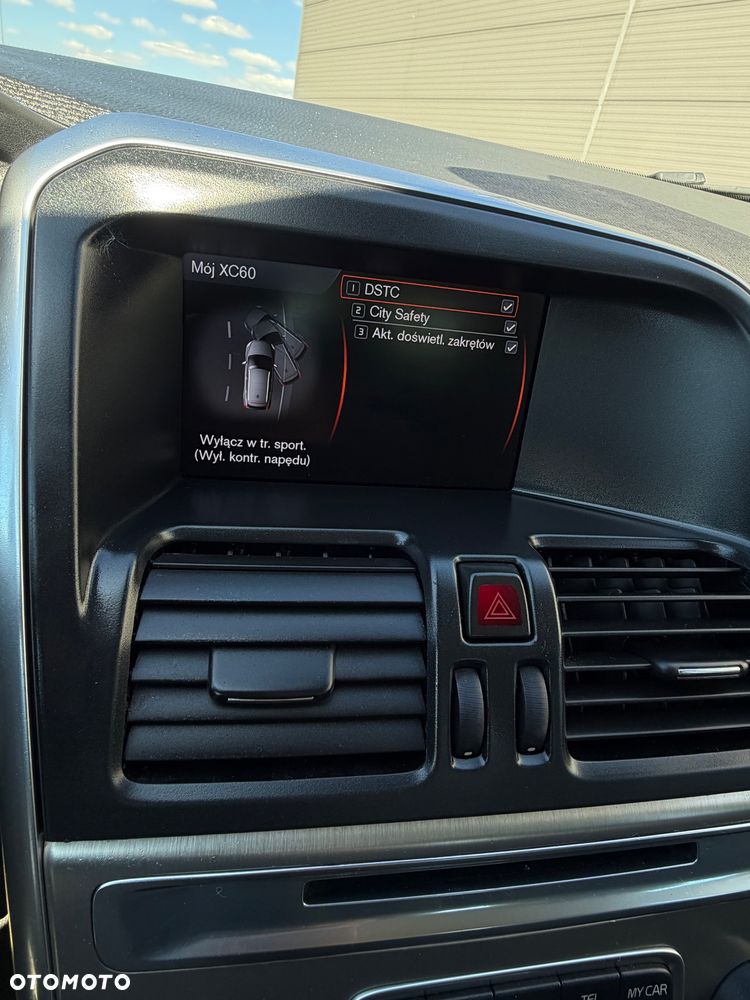 Volvo XC 60 D4 Momentum - 29
