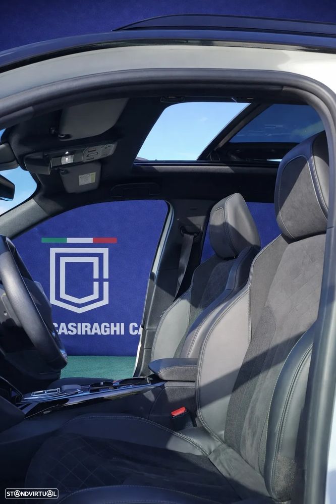 Peugeot e-2008 50 kWh GT Pack - 1