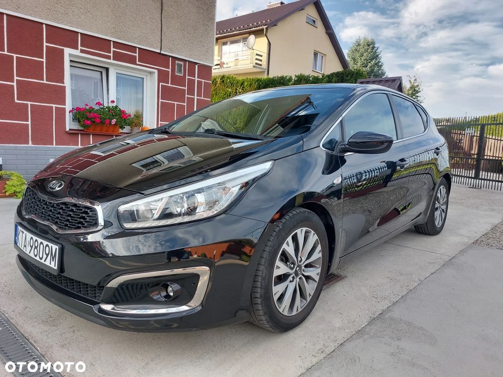 Kia Ceed 1.6 GDI ISG Dream-Team Edition - 23