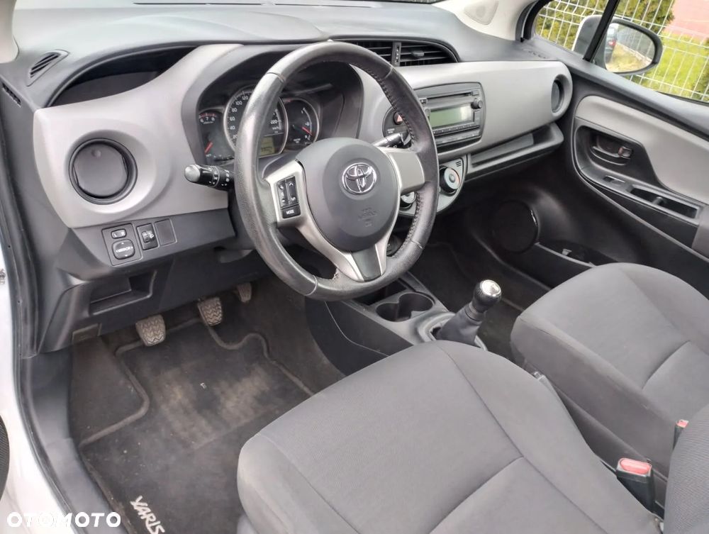 Toyota Yaris 1.0 Luna - 6