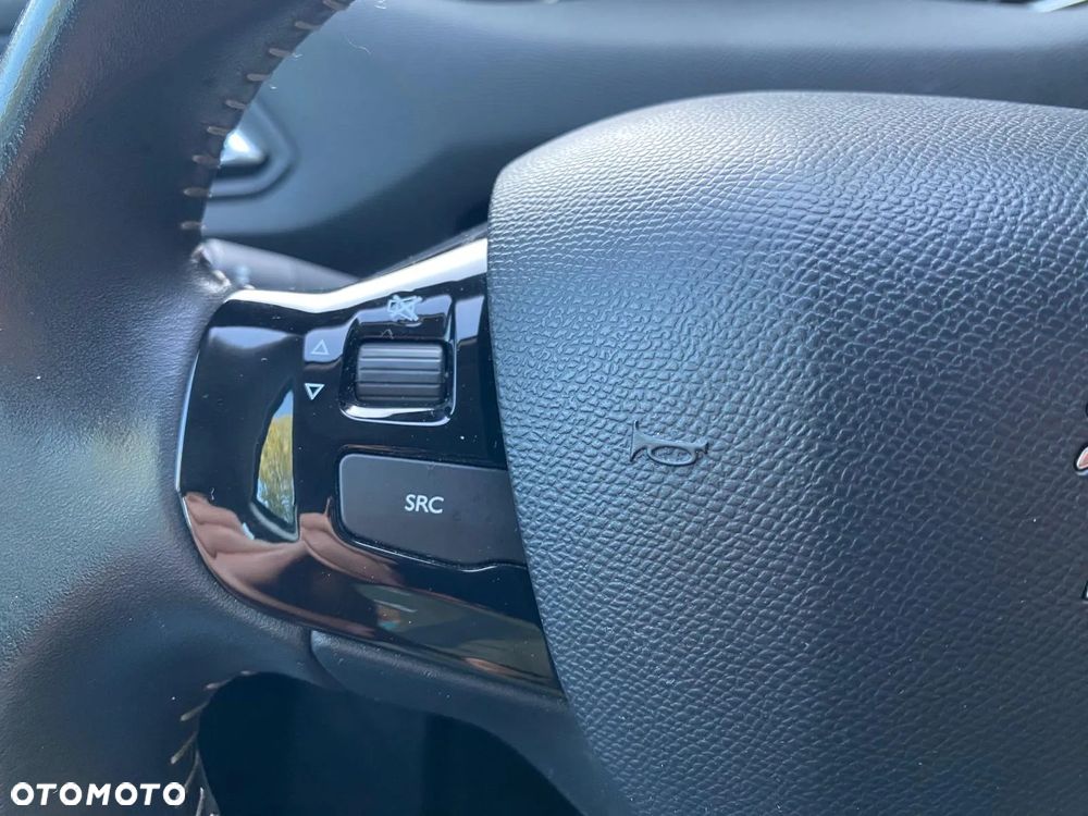 Peugeot 308 1.2 PureTech Allure S&S - 15