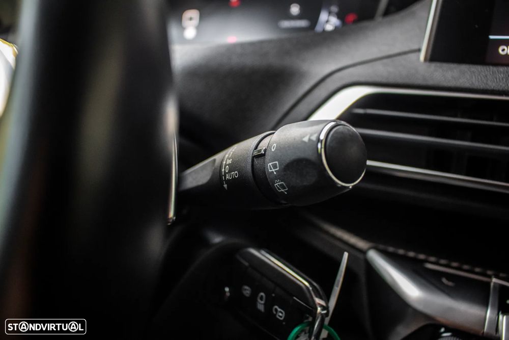 Peugeot 3008 1.2 PureTech Allure Pack EAT8 - 17