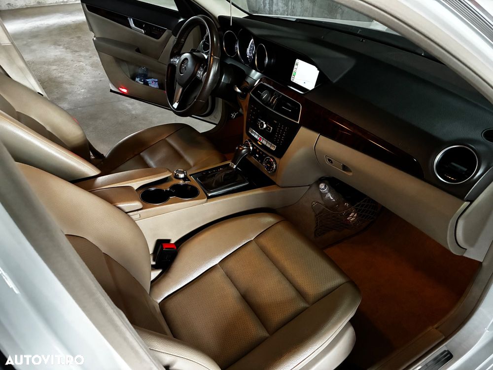 Mercedes-Benz C 250 CGI BlueEFFICIENCY - 15
