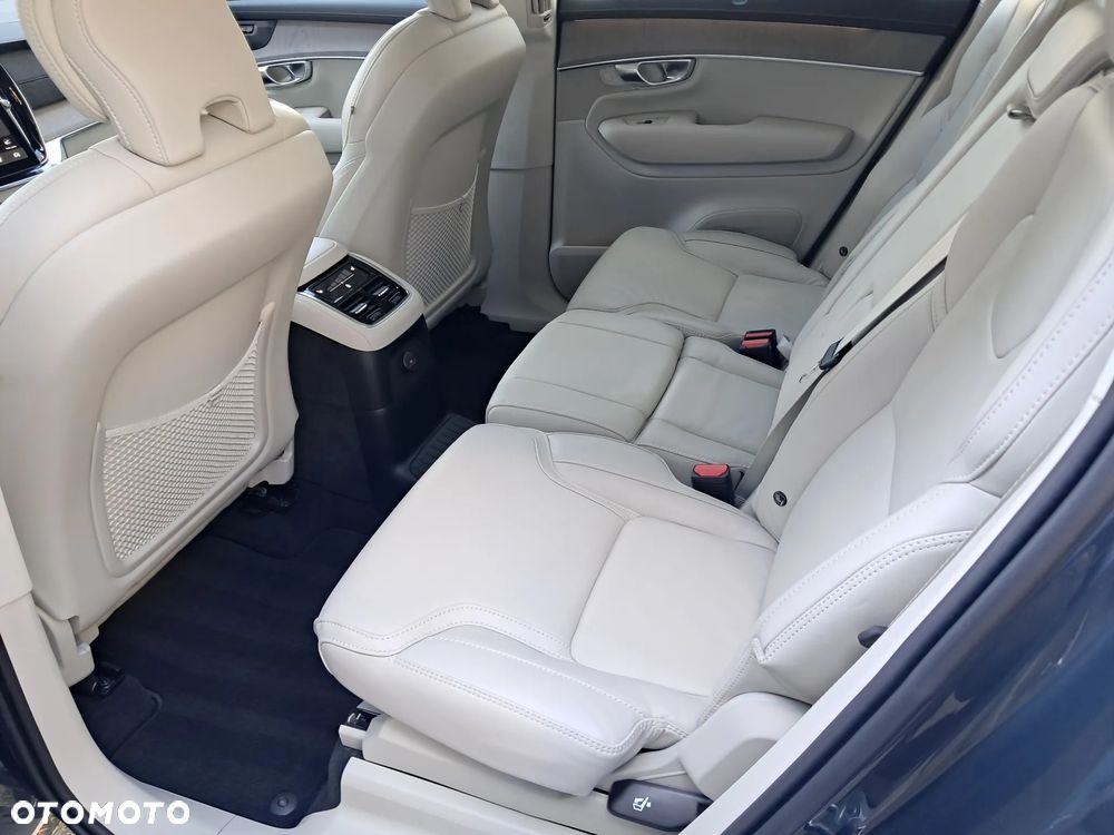 Volvo XC 90 T8 AWD Plug-In Hybrid Ultra Bright 7os - 16