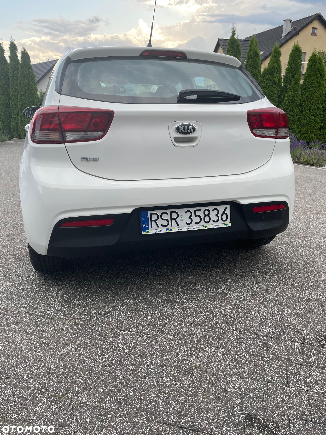 Kia Rio 1.2 Business Line - 4