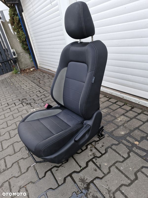 toyota avensis t27 lift t29 fotel kierowcy lewy przód przedni uk - 8