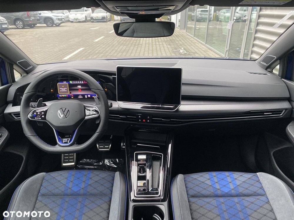 Volkswagen Golf - 22