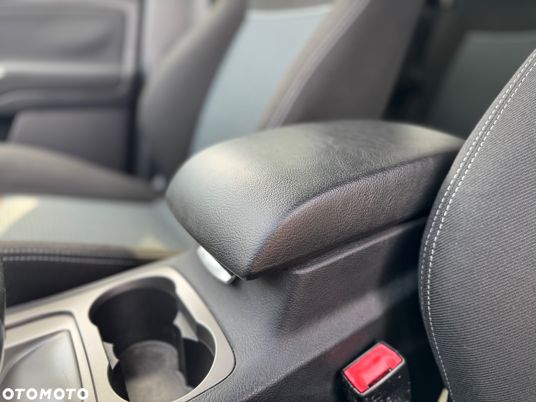 Ford S-Max - 19
