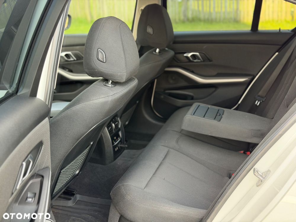 BMW Seria 3 320i Advantage - 17