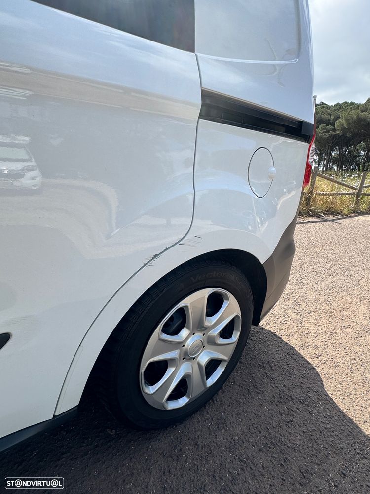 Ford Courier - 14