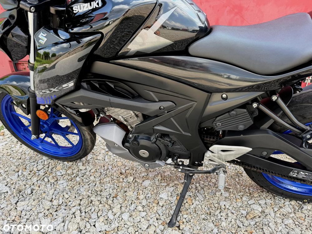 Suzuki GSX - 4