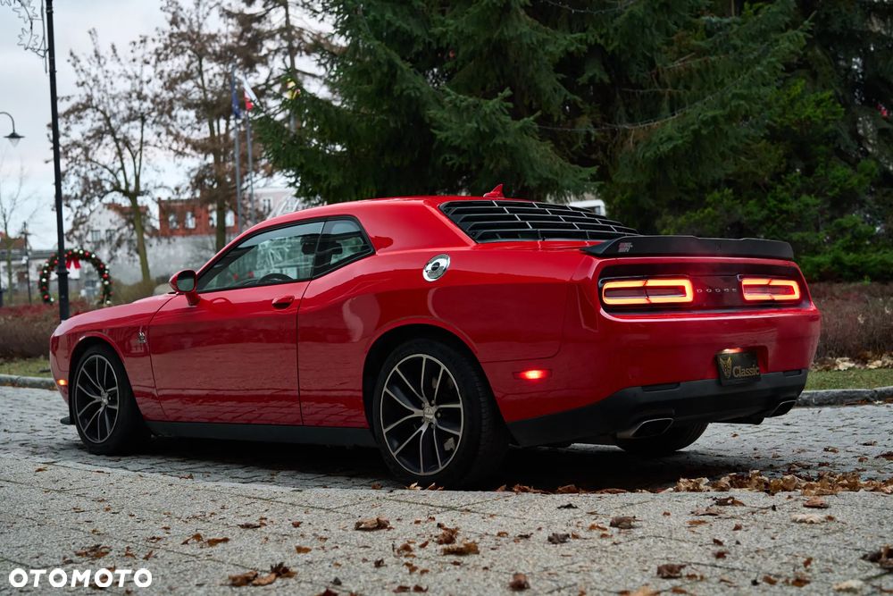 Dodge Challenger - 30