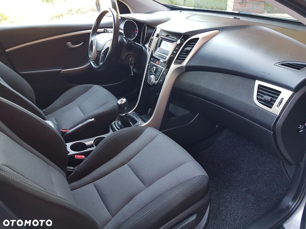 Hyundai i30 blue 1.4 YES Silver - 19