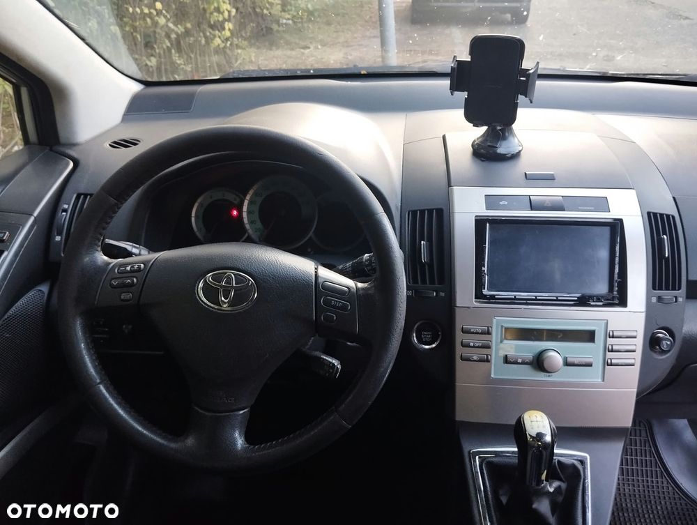 Toyota Corolla Verso - 8
