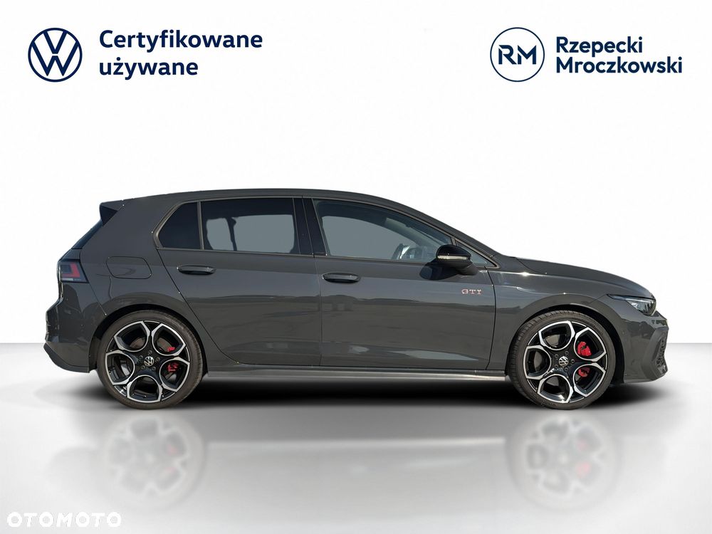 Volkswagen Golf - 8