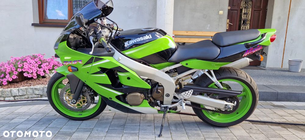 Kawasaki ZXR - 17