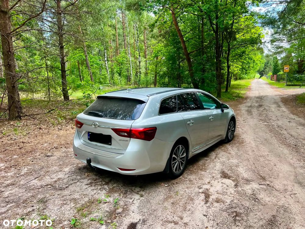 Toyota Avensis 2.0 D-4D Premium - 5