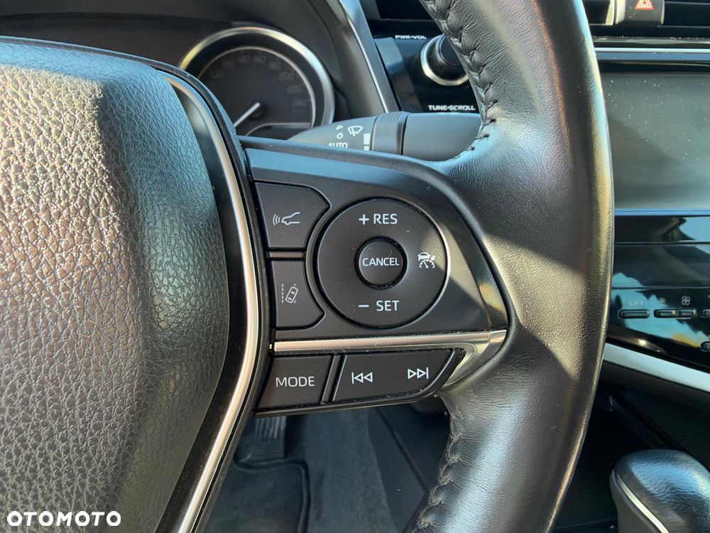 Toyota Camry 2.5 Hybrid Comfort CVT - 18