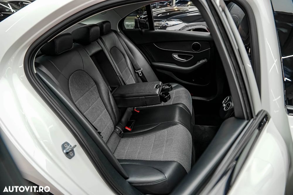 Mercedes-Benz C 220 d 4MATIC 9G-TRONIC - 12