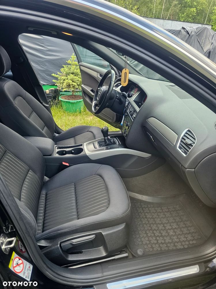 Audi A4 Avant 2.0 TDI DPF Ambiente - 13
