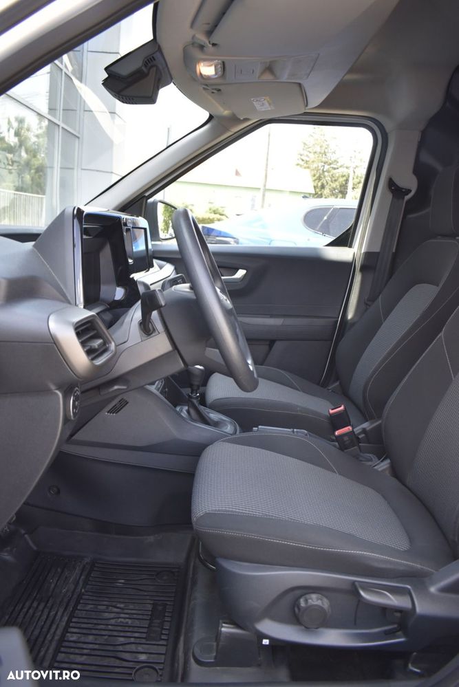 Ford Transit Courier - 28