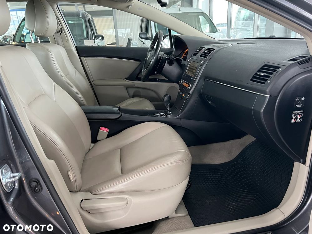 Toyota Avensis 2.0 Prestige NAVI MS - 39