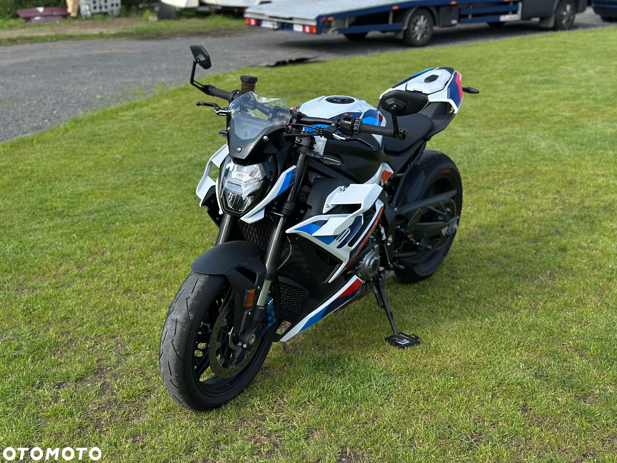 BMW S - 1