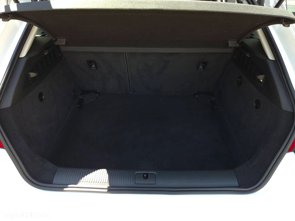Audi A3 Sportback 2.0 TDI Ambiente - 36