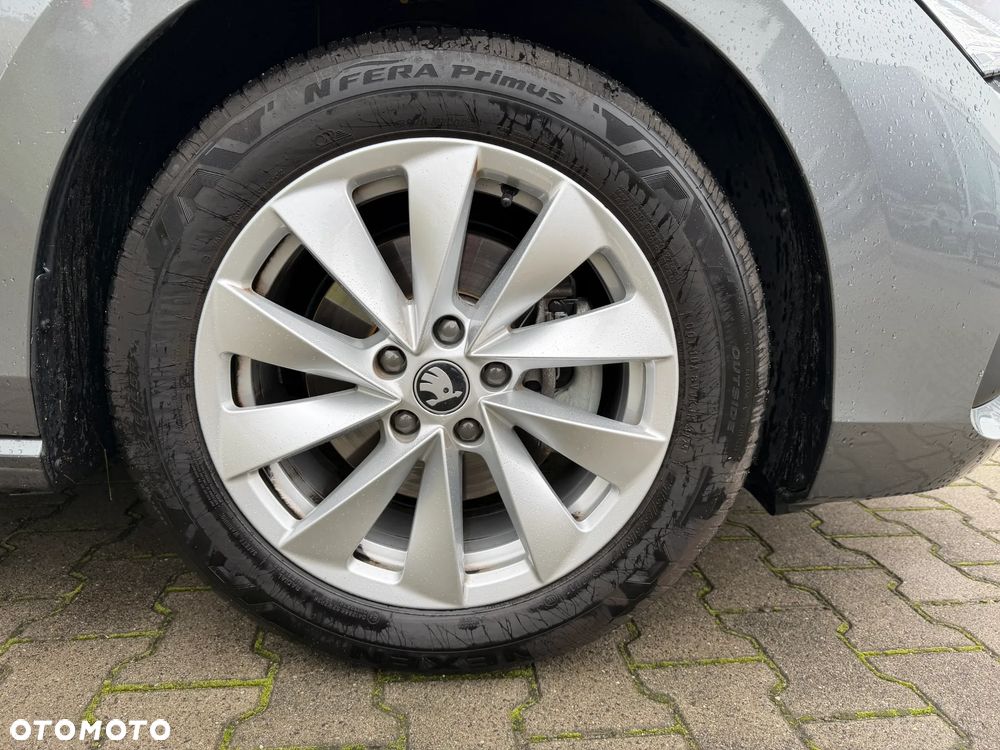 Skoda Superb 1.5 TSI mHEV Selection DSG - 4