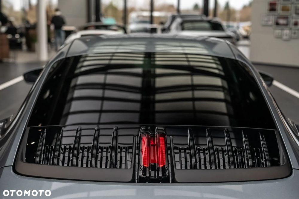 Porsche 911 Carrera S - 20